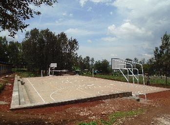 realisiertes Sportfeld an einer anderen ruandischen Schule